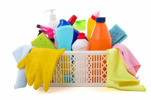 Move out cleaning in a kitchen with detailed surface cleaning